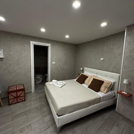 Carlotta'S Home 18 Наполи Екстериор снимка