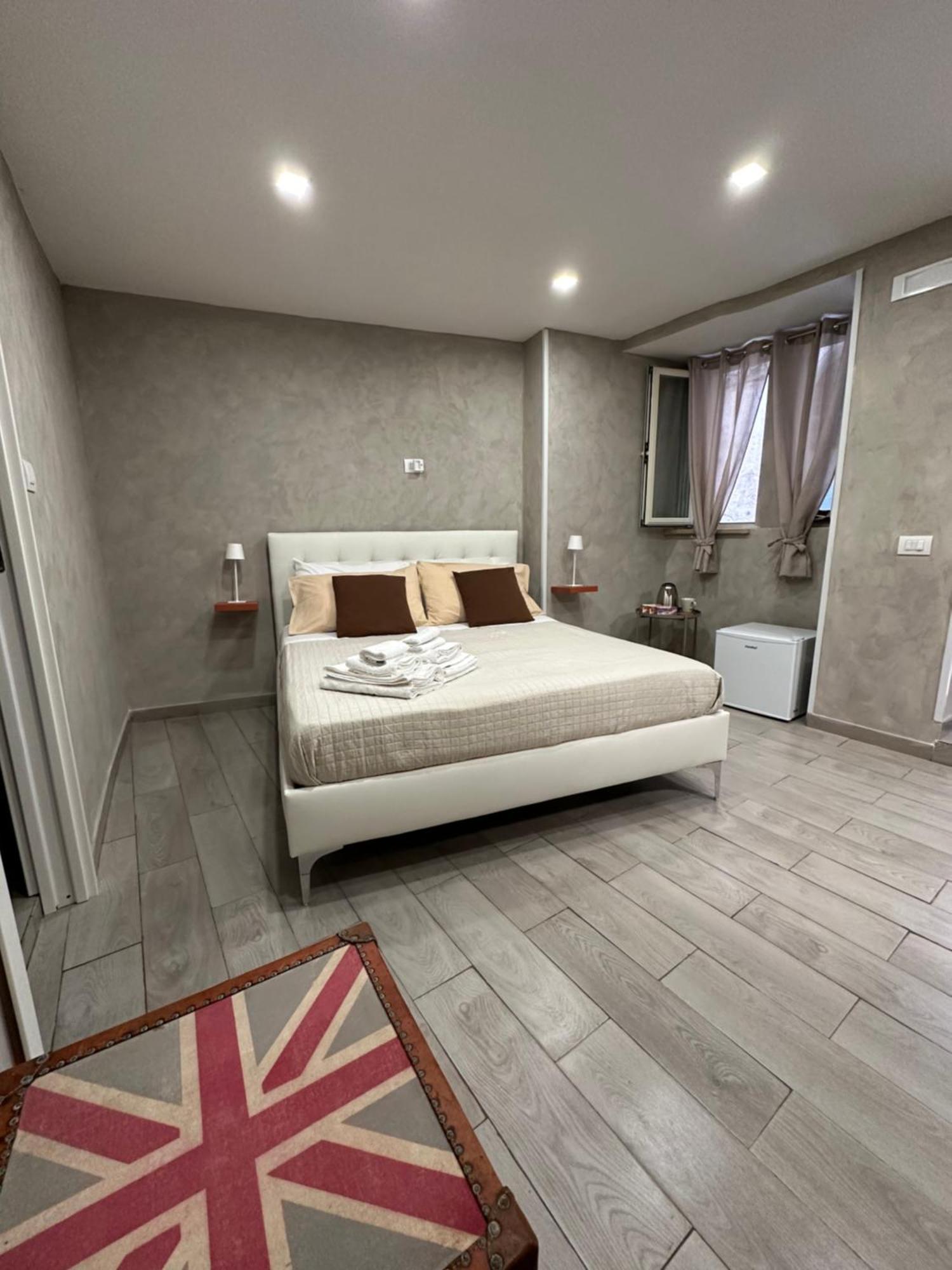 Carlotta'S Home 18 Наполи Екстериор снимка